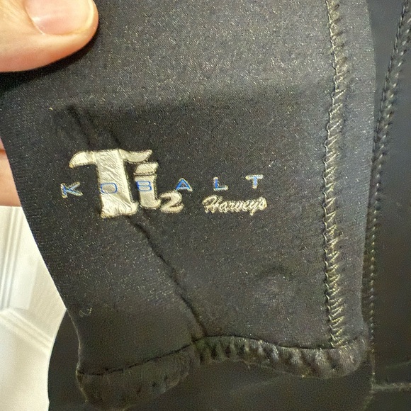 Harveys Black One Piece Wetsuit - Picture 2 of 6